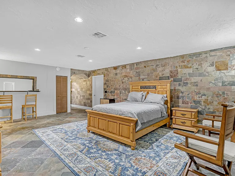 10780 Anderson Ln — Photo 68
