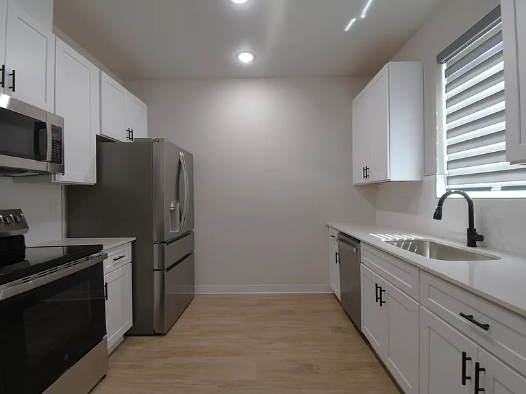 1158 E Earle St — Photo 10