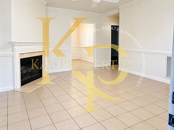 3rd image of 136 Creek Commons Ave