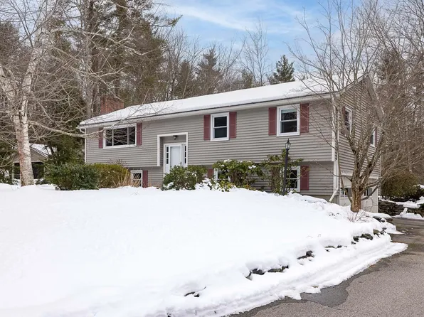 13 Butterfield Lane, Stratham, NH 03885