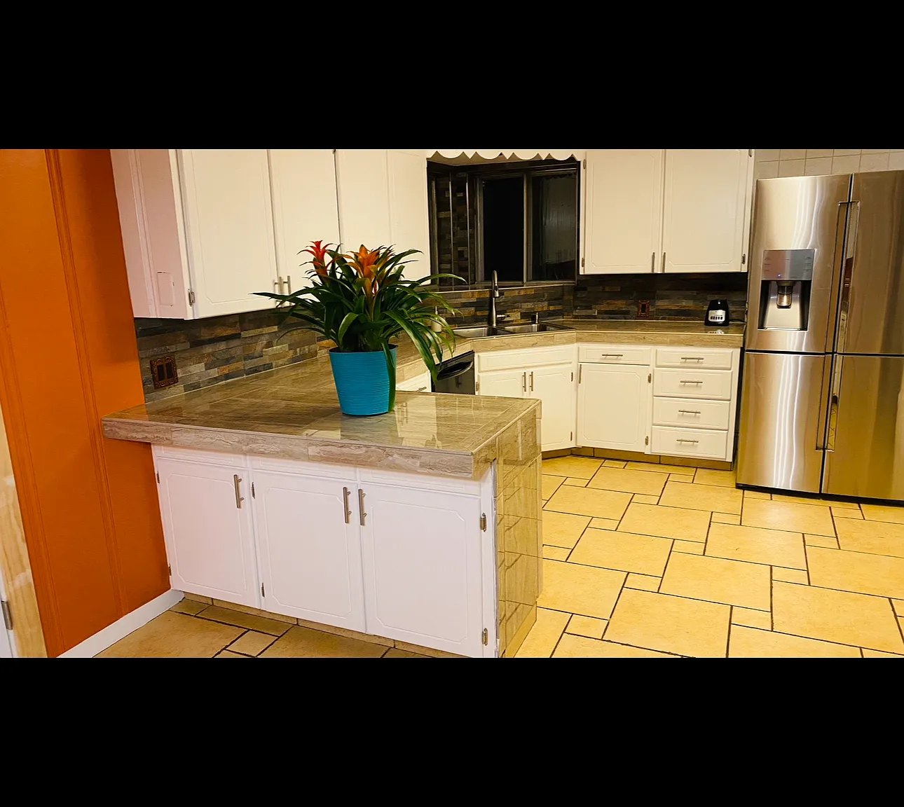 3 bed, 1850 sqft, $2,000 — Photo 1