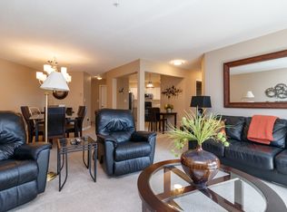 27 Songhees Rd #304, Victoria, BC V9A 7M6