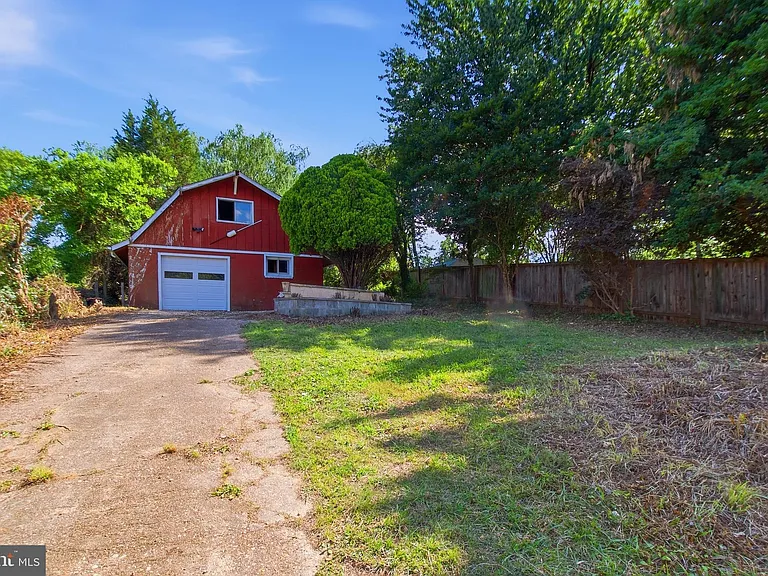 3141 Clayborne Ave — Photo 3