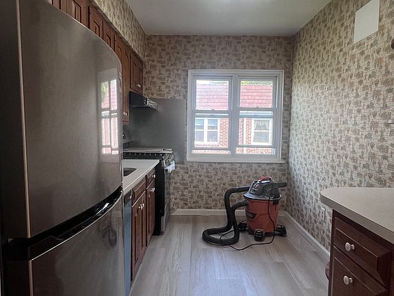 4th image of 75-00 199th St Floor 2