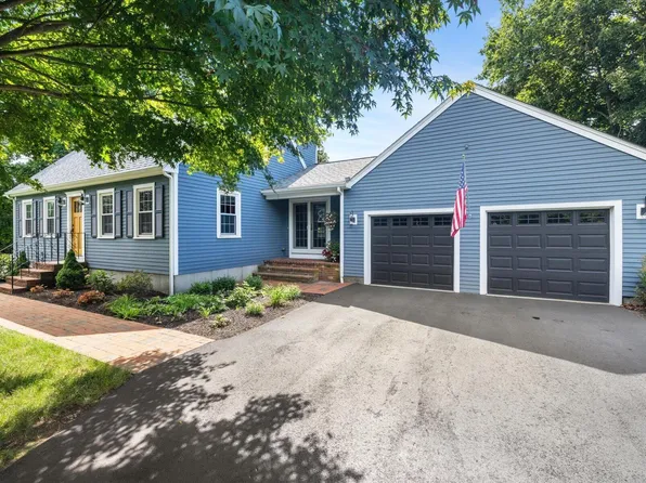 13 Bayview Avenue, Berkley, MA 02779