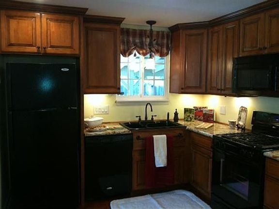 3rd image of 1639 Los Robles Blvd