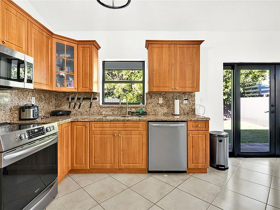 5th image of 12221 SW 93rd St