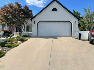 372 W 1950 N, Centerville, UT 84014