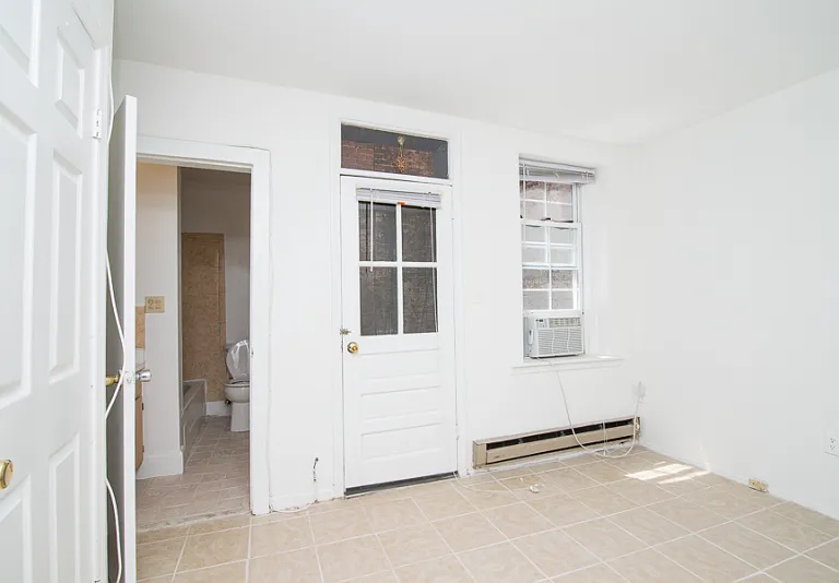 438 3rd St NE — Photo 8
