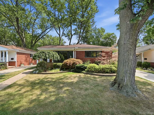 2806 Oliver Rd, Royal Oak, MI 48073