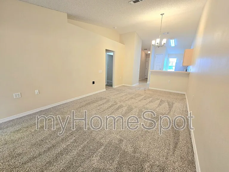 9580 Cobblebrook Dr — Photo 4