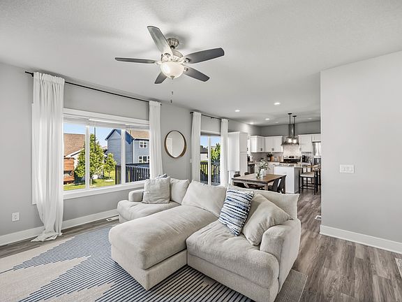 3rd image of 2000 NE Heritage Dr