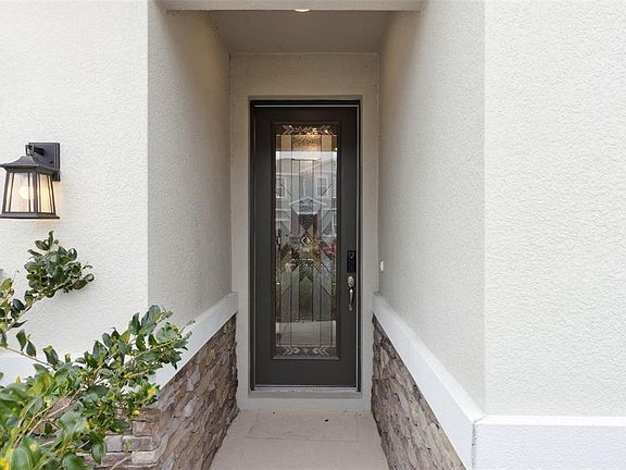 3rd image of 654 HERITAGE SQUARE DRIVE