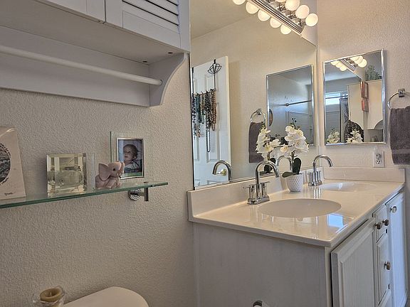 4th image of 18360 Whitebark Ct