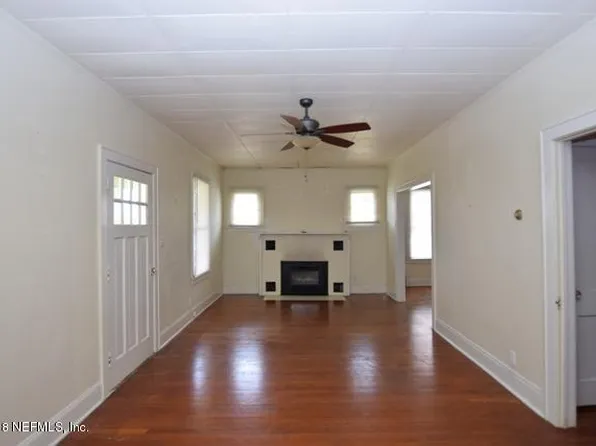 101 N Lake St, Crescent City, FL 32112