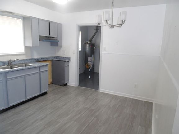 2nd image of 512-514 Oriole St #512