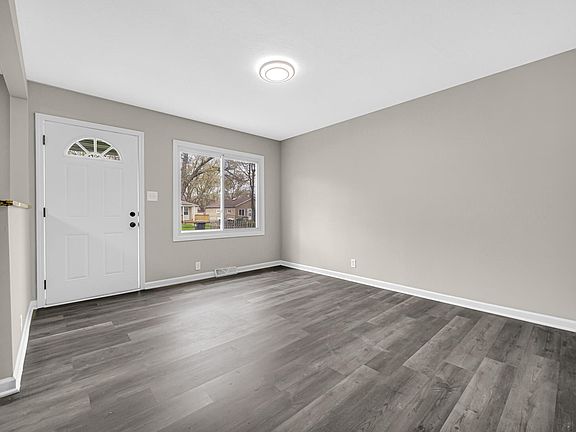5th image of 3441 Texas St