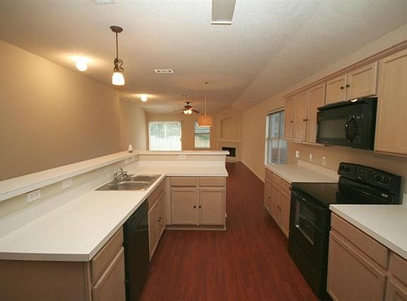 4th image of 813 Monette Dr