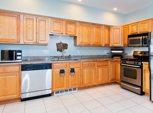 120 Myrtle St APT 2L, Waltham, MA 02453