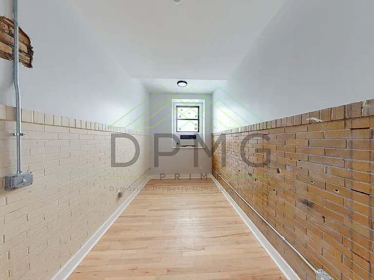Holmes Street School Apartments — Photo 20