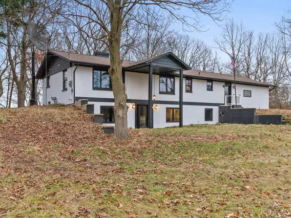 2114 Island Dr, Hastings, MI 49058