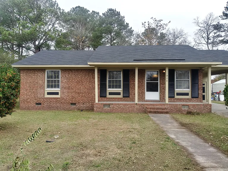 924 Spruce St — Photo 17