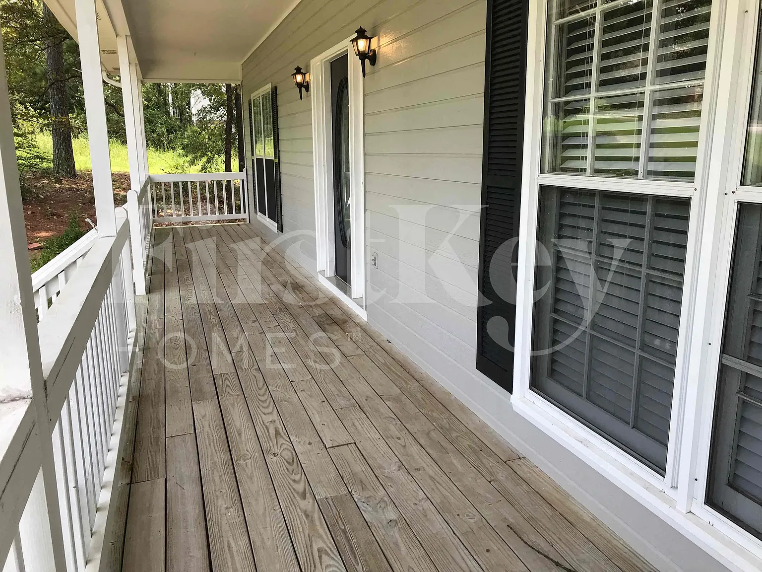 5 bed, 3.0 bath, 2193 sqft, $2,325 — Photo 2