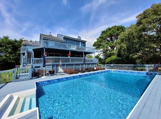 15 Chivas Ct, Southampton, NY 11968