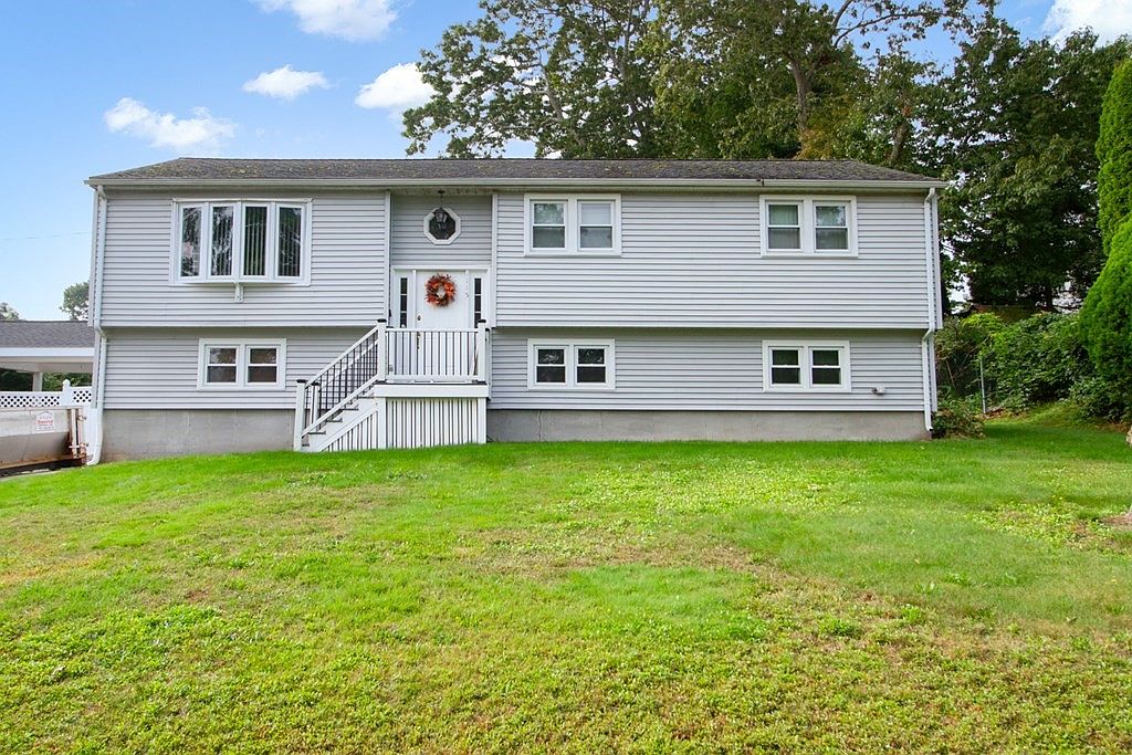 1115 Newhall St, Fall River, MA 02721 Zillow