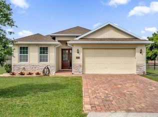 699 S Dixie Dr, Howey In The Hills, FL 34737