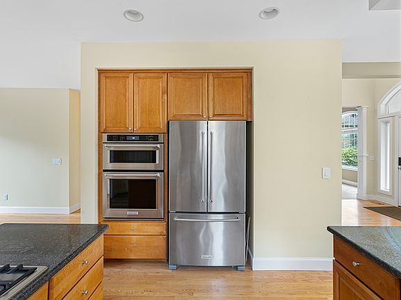 3rd image of 6601 127th Pl SE