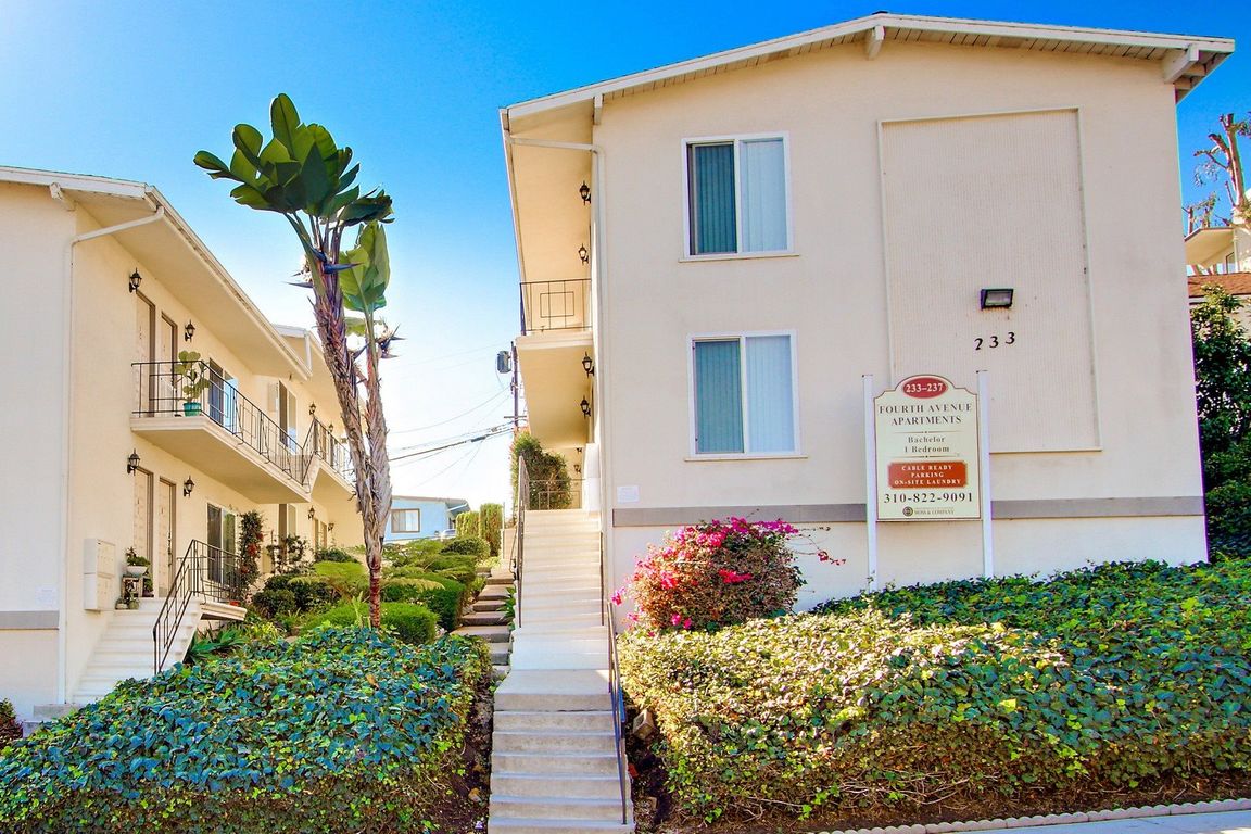 233 Fourth front view entrance