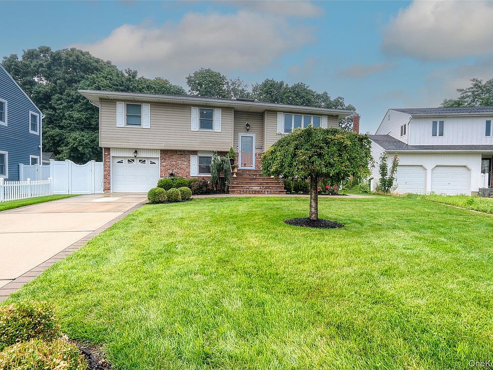 1st image of 1352 Estelle Court