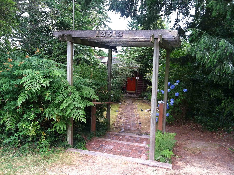 1st image of 12513 39th Ave NE