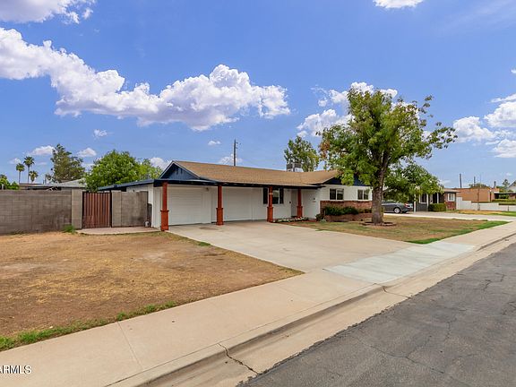 3rd image of 435 N HUNT Drive