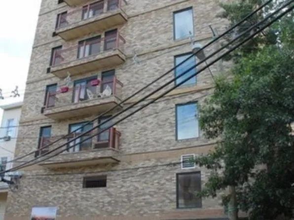 315 7th St APT 704, Union City, NJ 07087