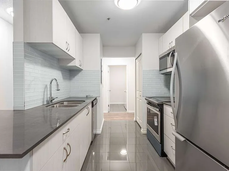 3234 Quadra St — Photo 3