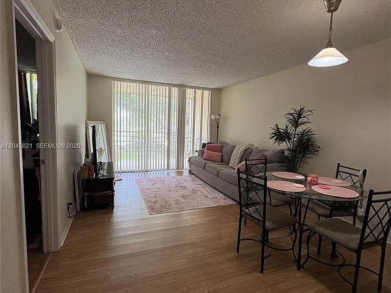 9340 Lagoon Pl #202 — Photo 6