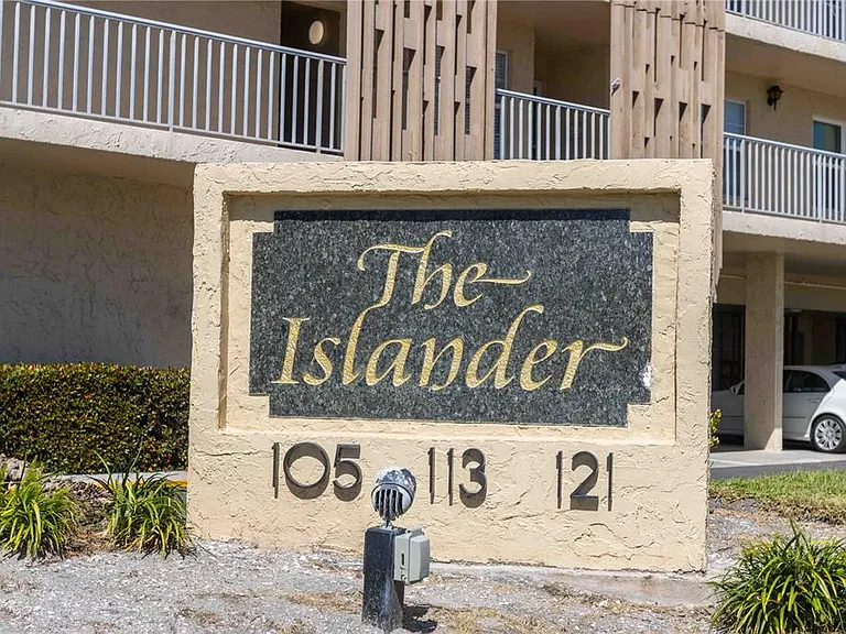 105 Island Way #142 — Photo 45