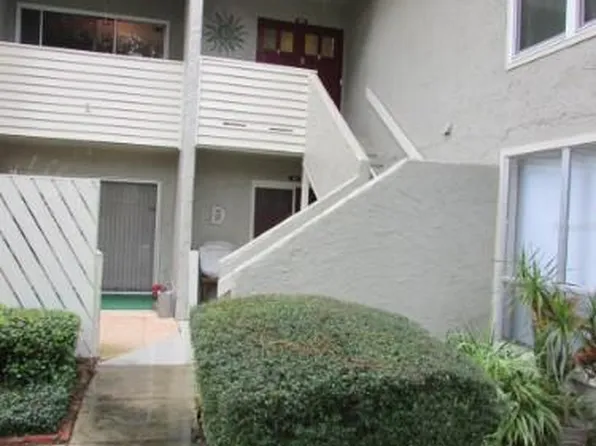 612 Windrush Bay Dr, Tarpon Springs, FL