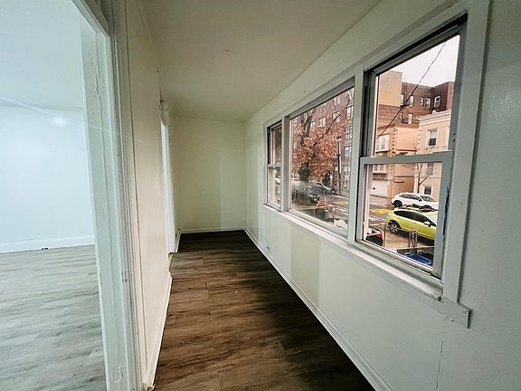 4th image of 322 11th St Floor 1