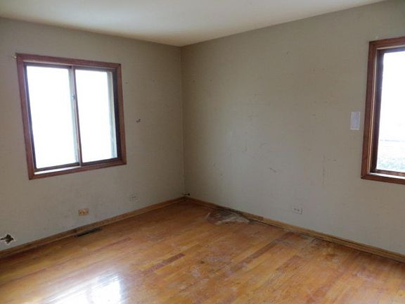 4th image of 1303 Woodridge Dr