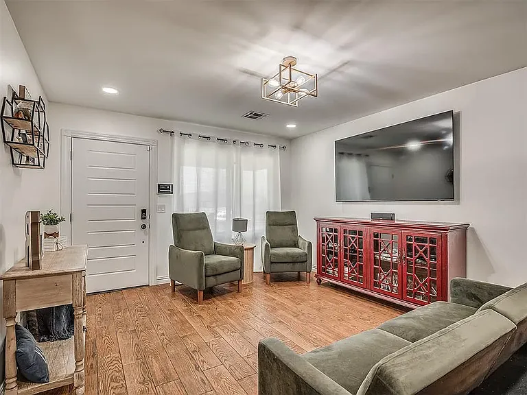 1402 SW 66th St — Photo 9