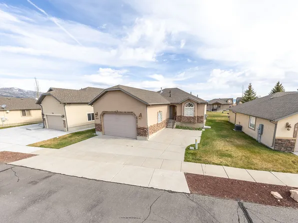 2034 S Cottage Ln, Garden City, UT 84028