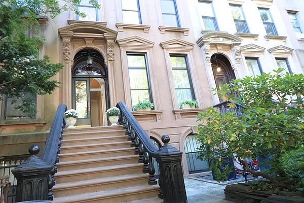 Rented by Douglas Elliman | media 19