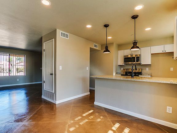 3rd image of 6641 N Starshine Dr