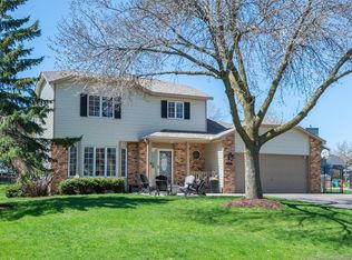 8879 Sequoia Rd, Woodbury, MN 55125