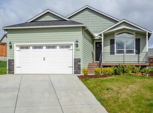 526 N Heights Dr, Eagle Pt, OR 97524