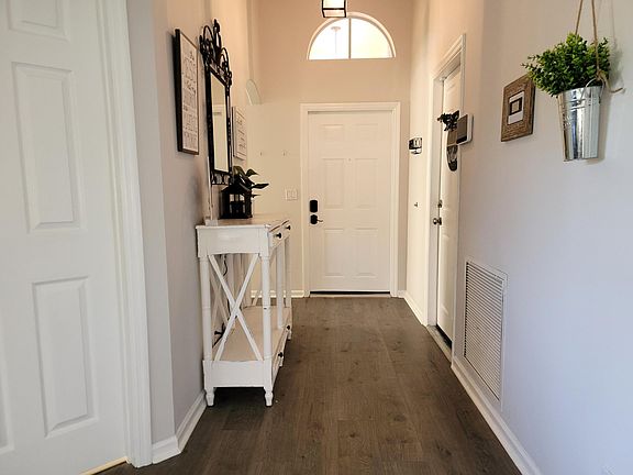 3rd image of 5642 Kingsmill Court