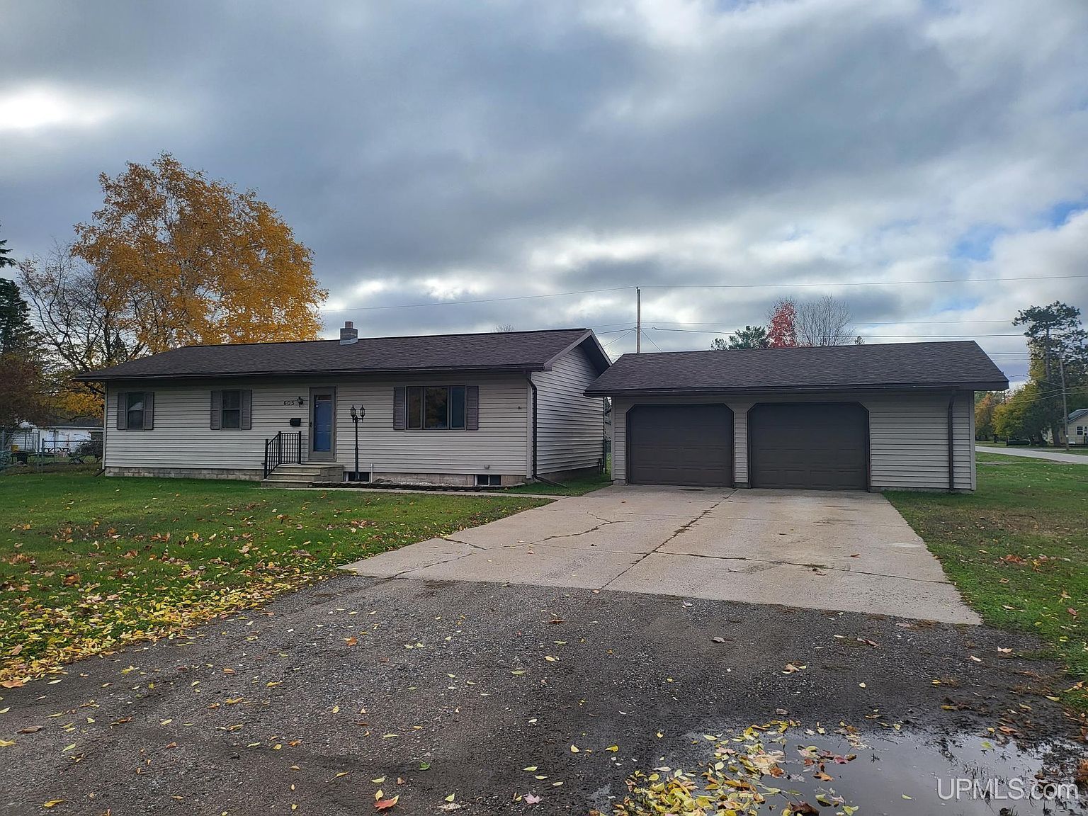 605 E Sagola Ave, Kingsford, MI 49802 Zillow